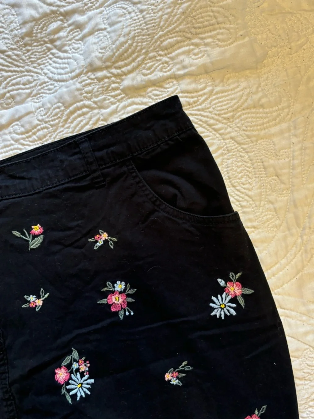 Karen Scott Black Mini Skort with Pink and White Floral Embroidery - Picture 4 of 6
